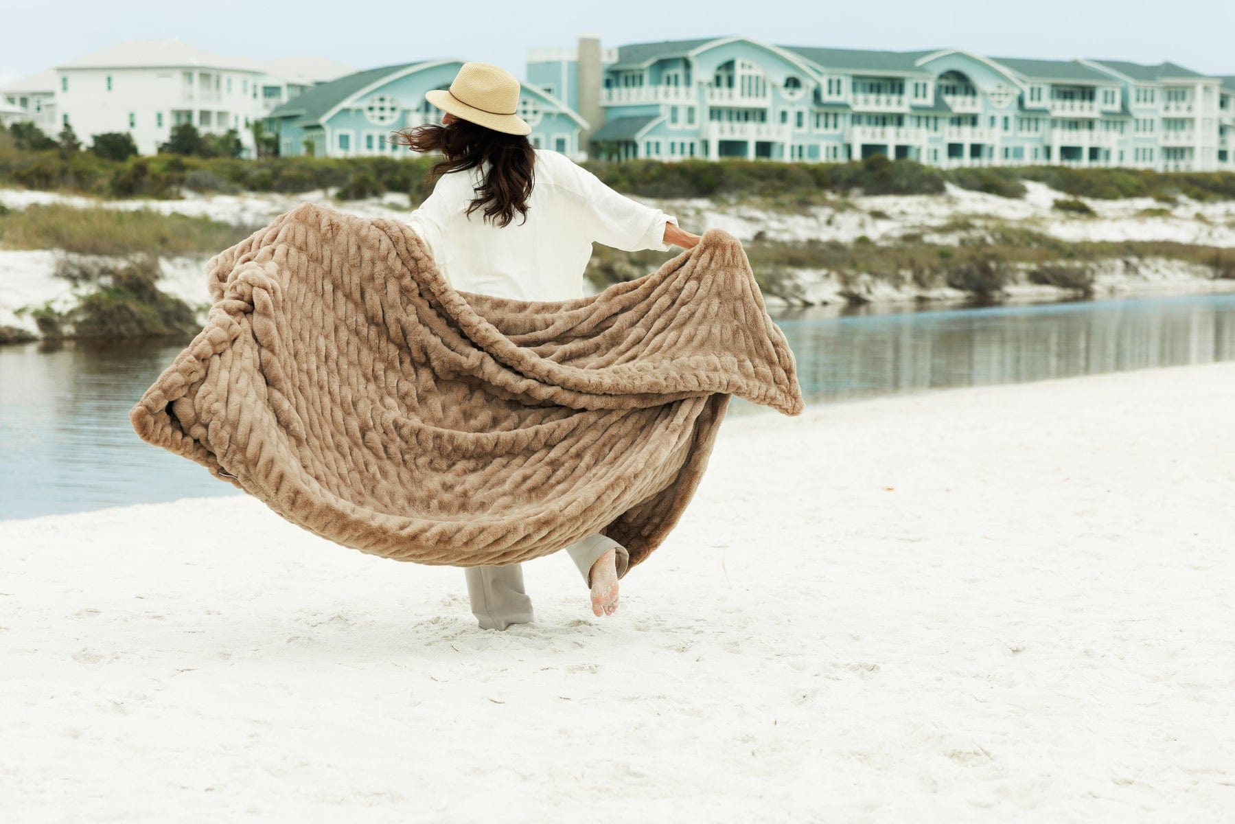 Hugs Milk Chocolate Blanket