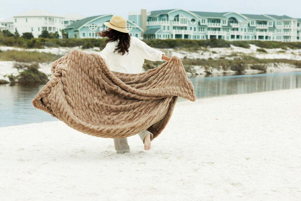 Hugs Milk Chocolate Blanket