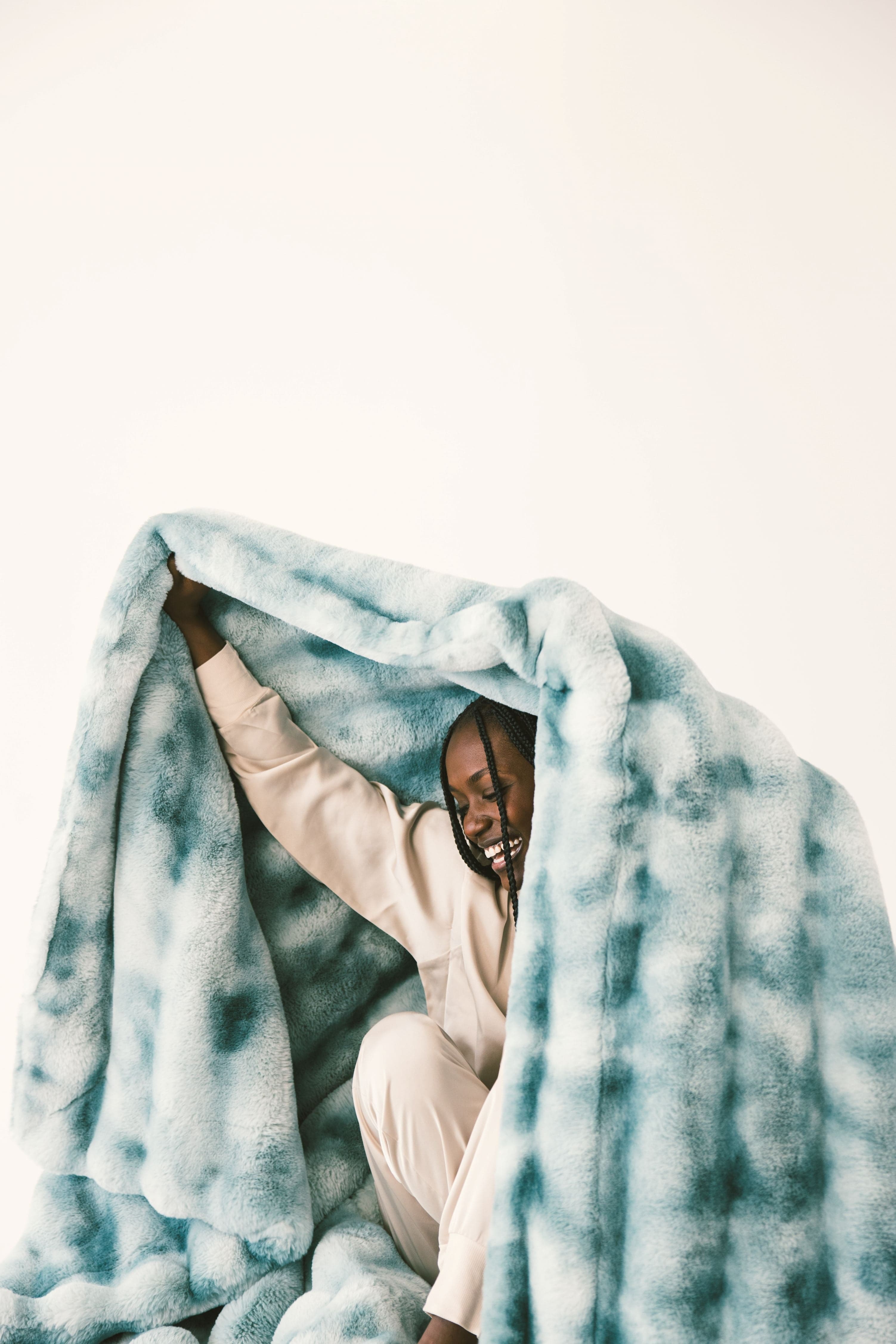 Extreme Ultra Cloud Smoke Blue Blanket