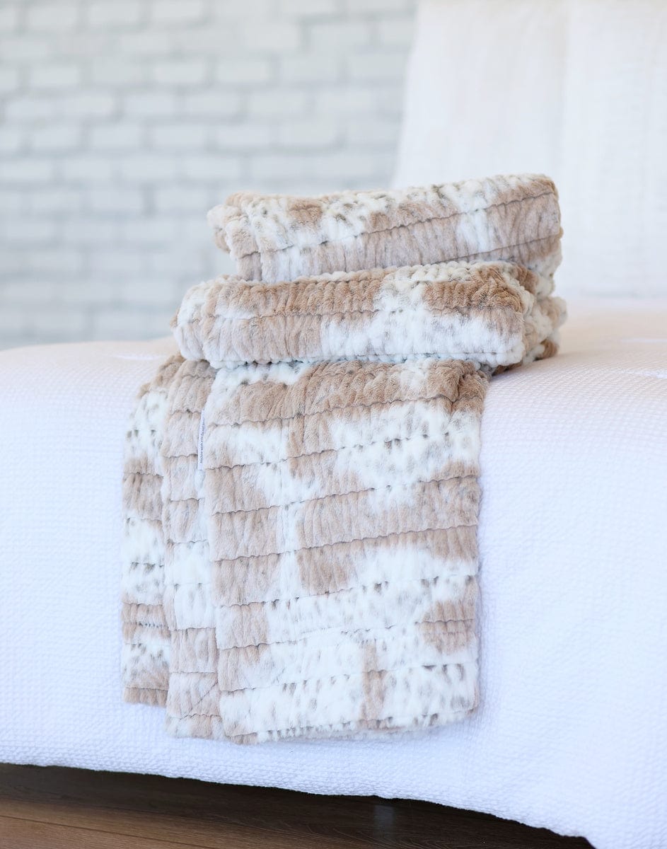 Sandra Plush Blanket