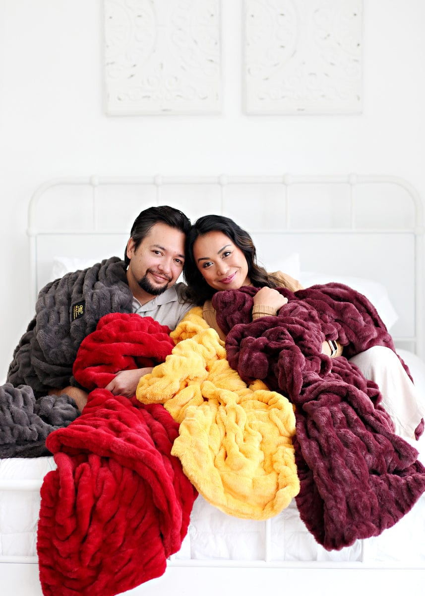 Hugs Charcoal Blanket