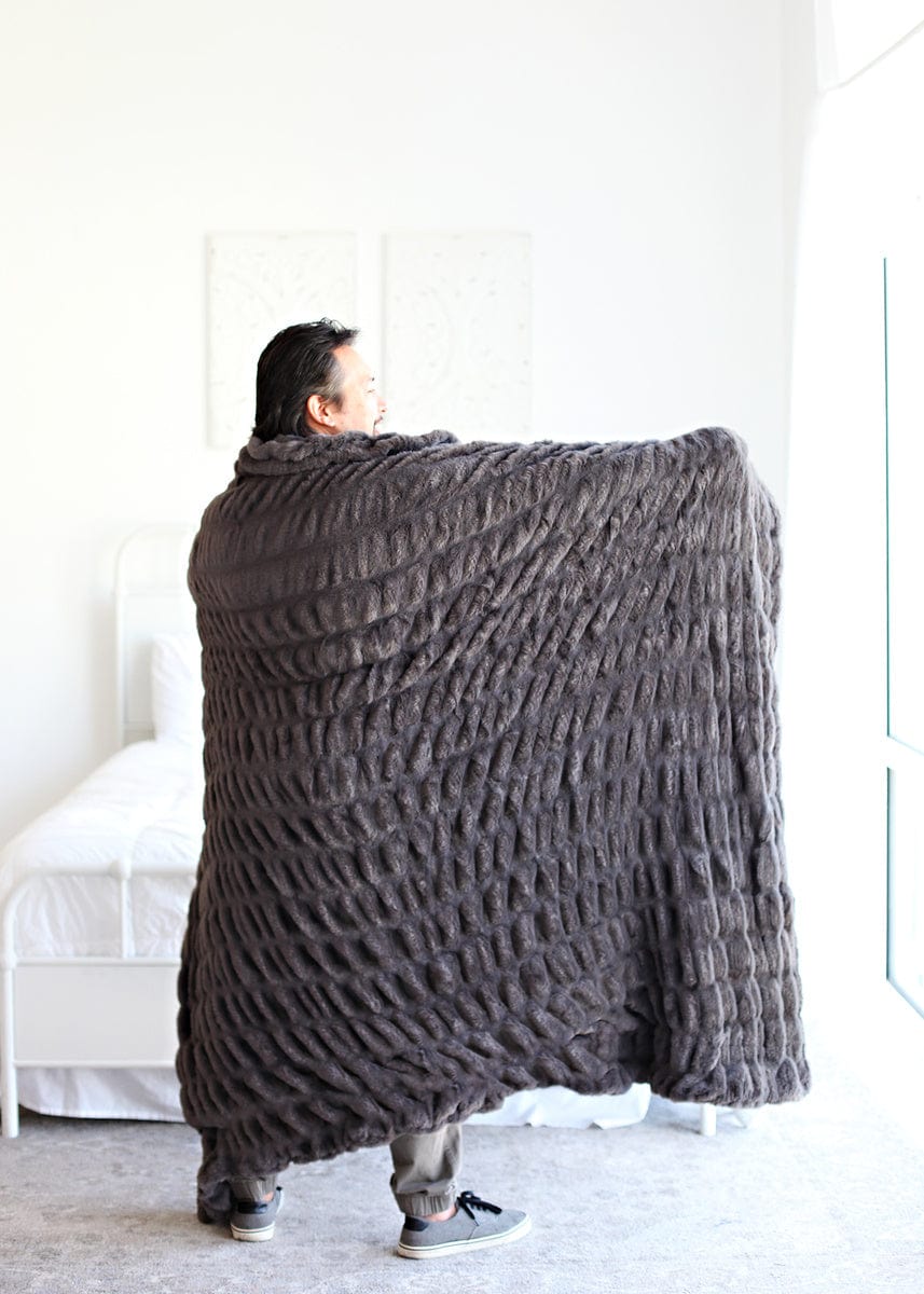 Hugs Charcoal Blanket