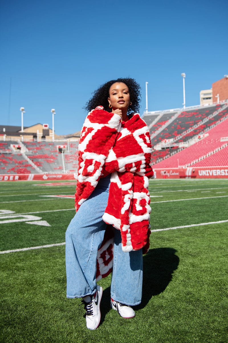 Hugs Utah Utes Blanket