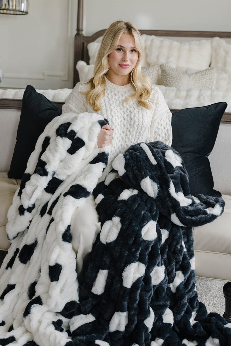 Hugs Polka Dot Black Blanket