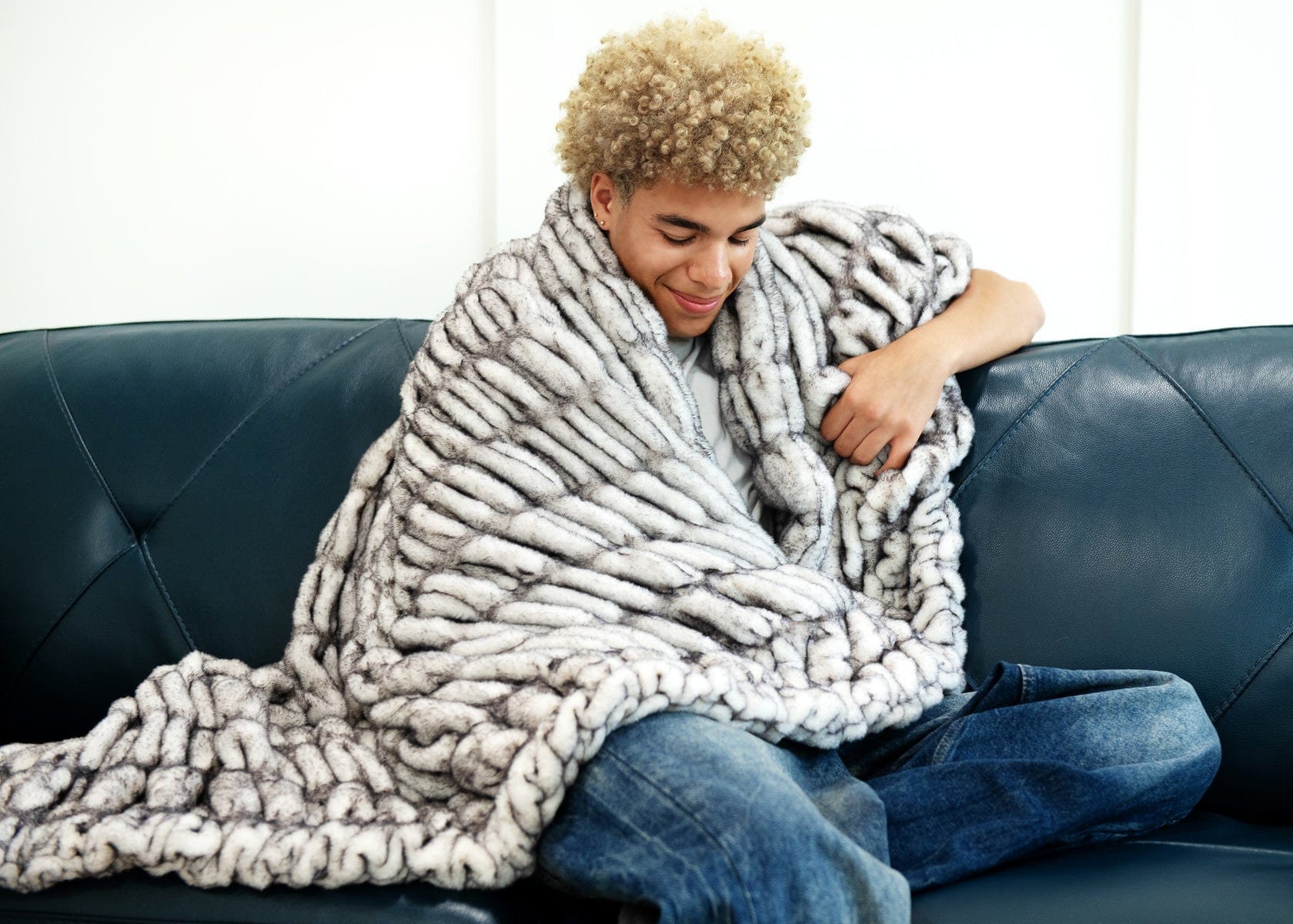 Hugs Obsidian Blanket