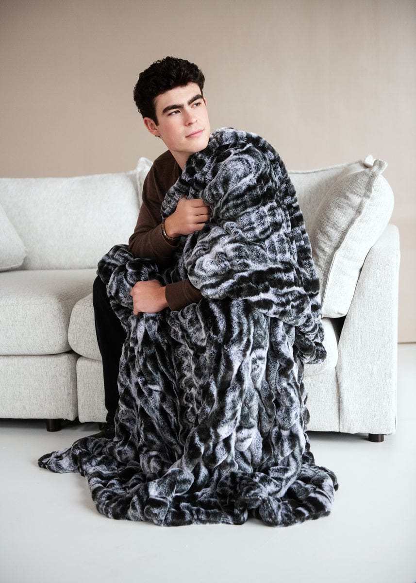 Hugs Marble Onyx Blanket