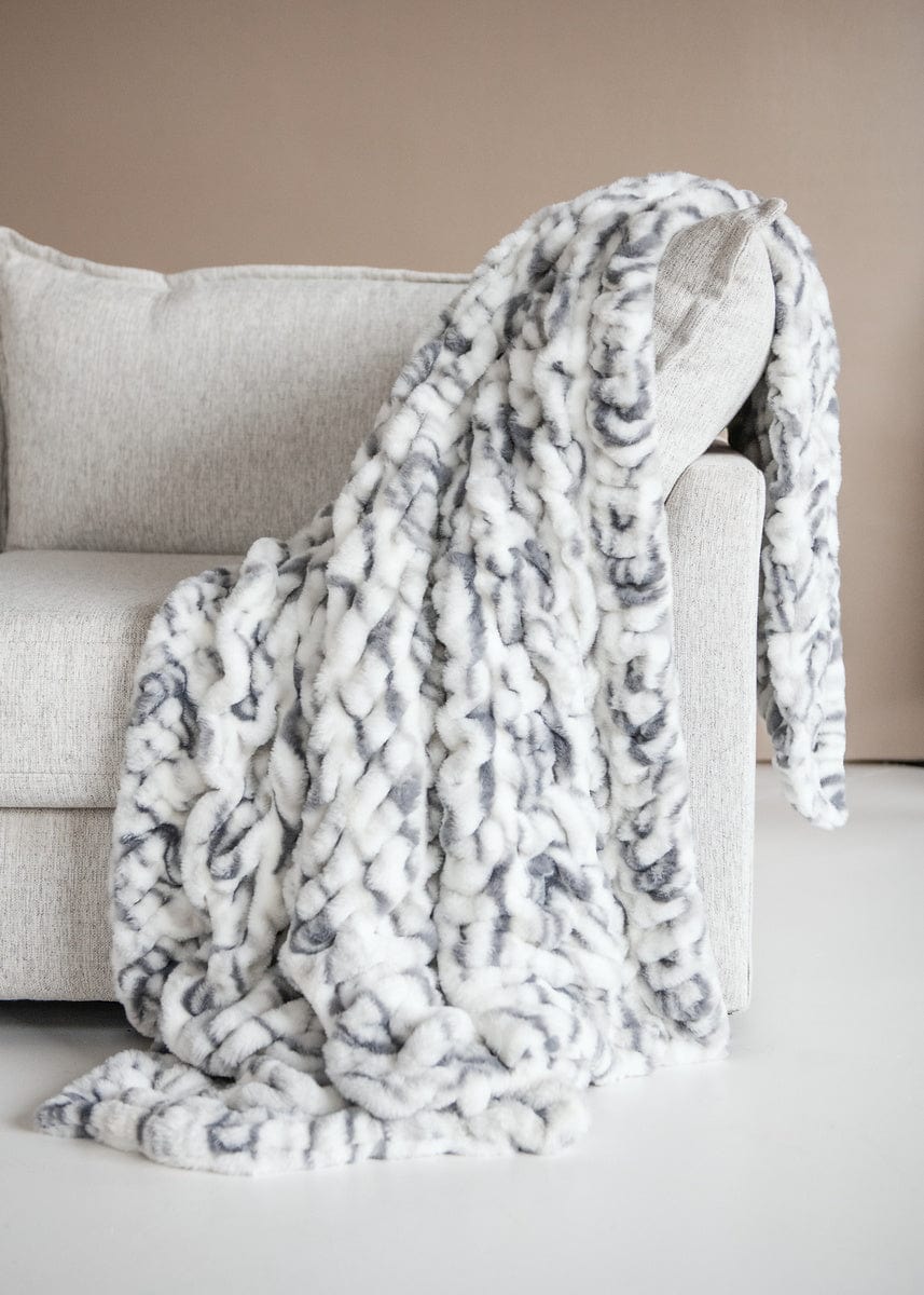 Hugs Marble Pewter Blanket