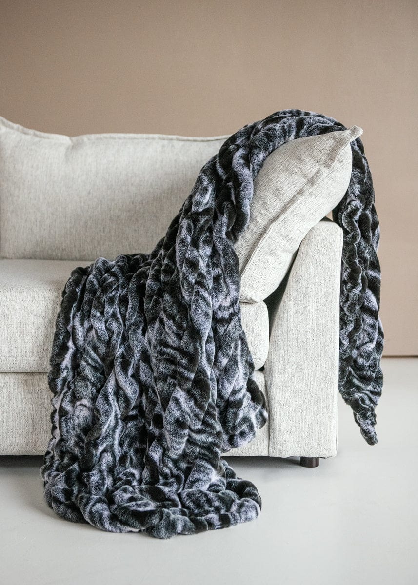 Hugs Marble Onyx Blanket