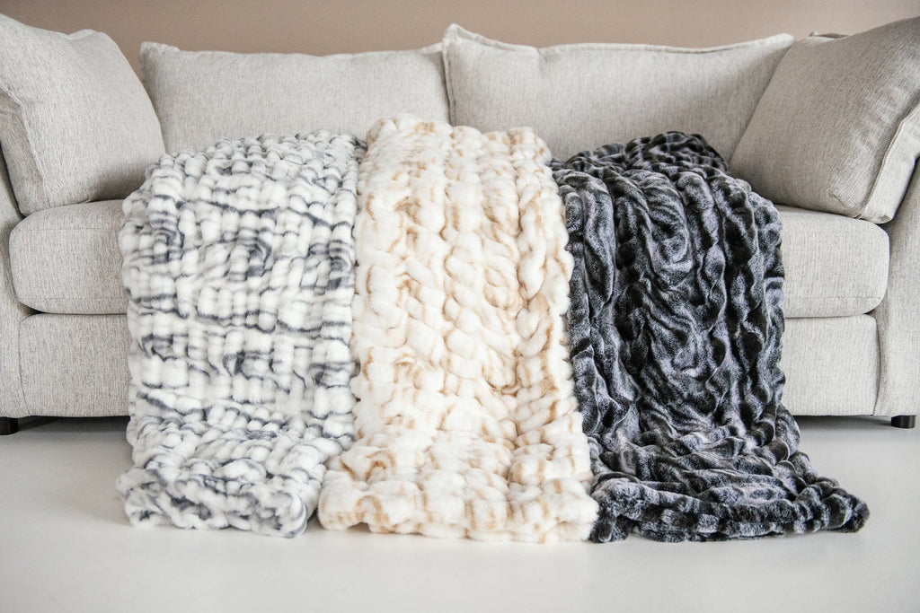 Hugs Marble Pewter Blanket