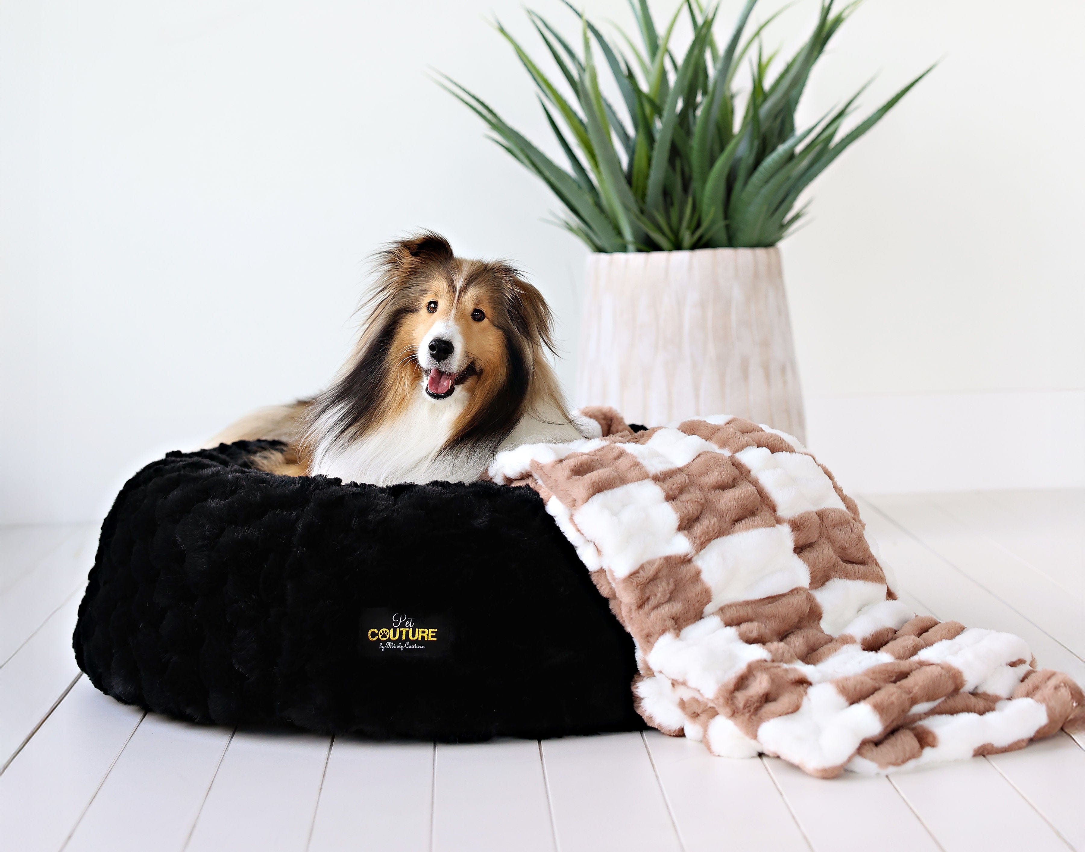 Black Crinkle Pet Bed