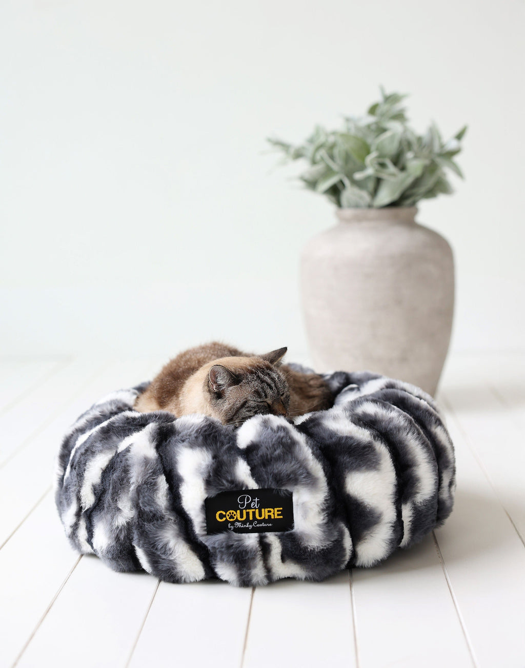 Cloudy Day Black Pet Bed