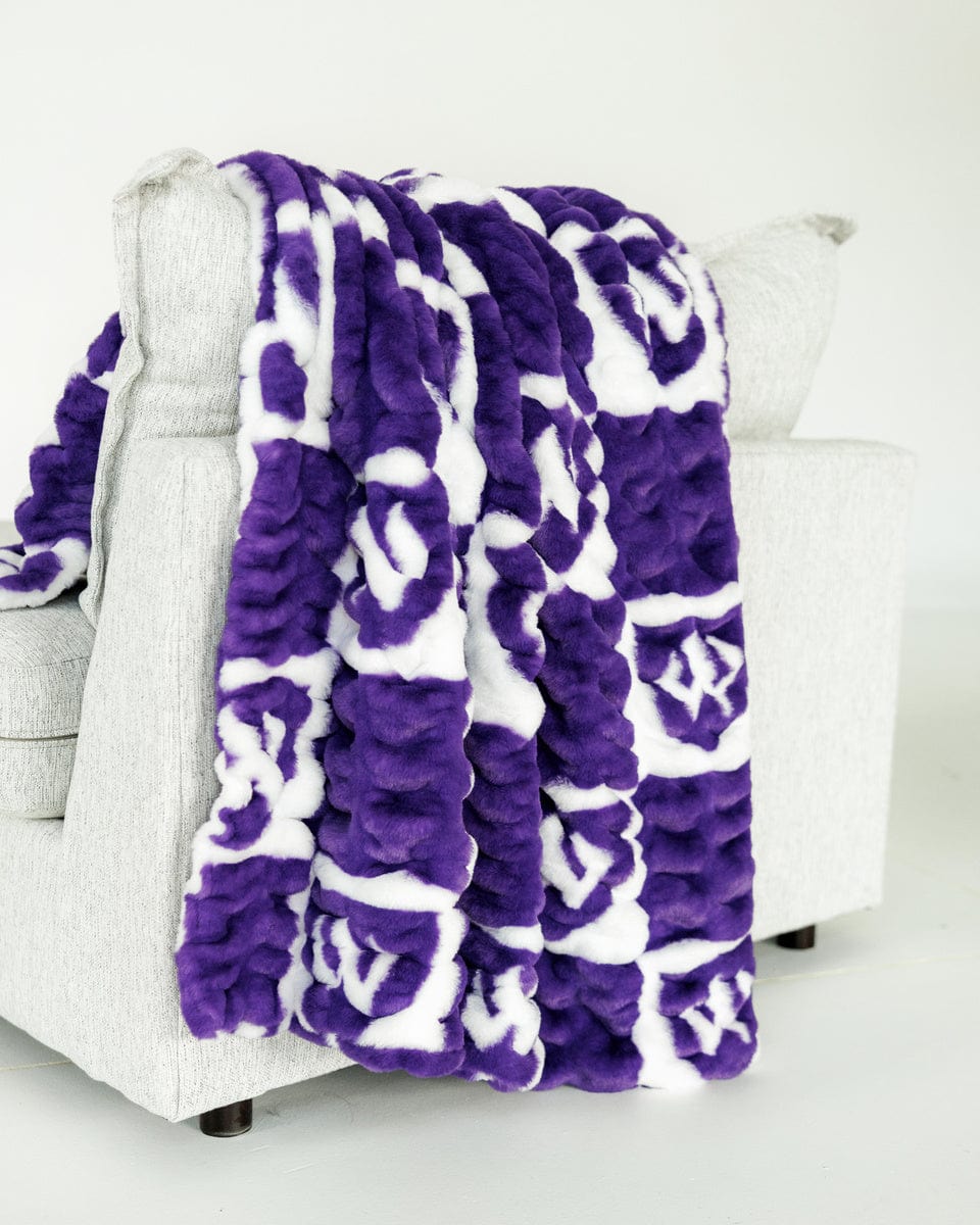 Hugs Weber State Wildcats Blanket