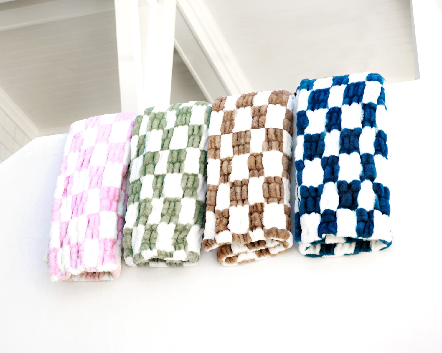 Hugs Check Southern Pink Blanket