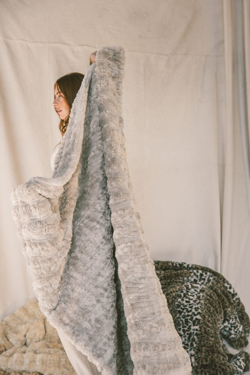 Glossy Ultra Sorbet Tranquil Dove Blanket