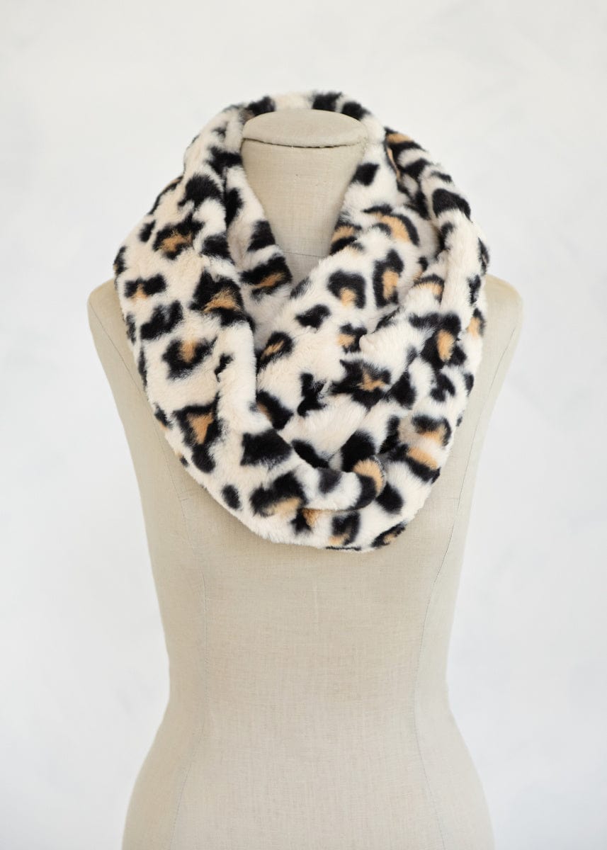 Leo Cream | Lush Scarf