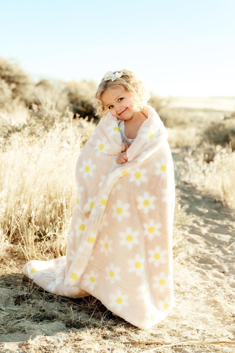 Lush Peach Flower Blanket